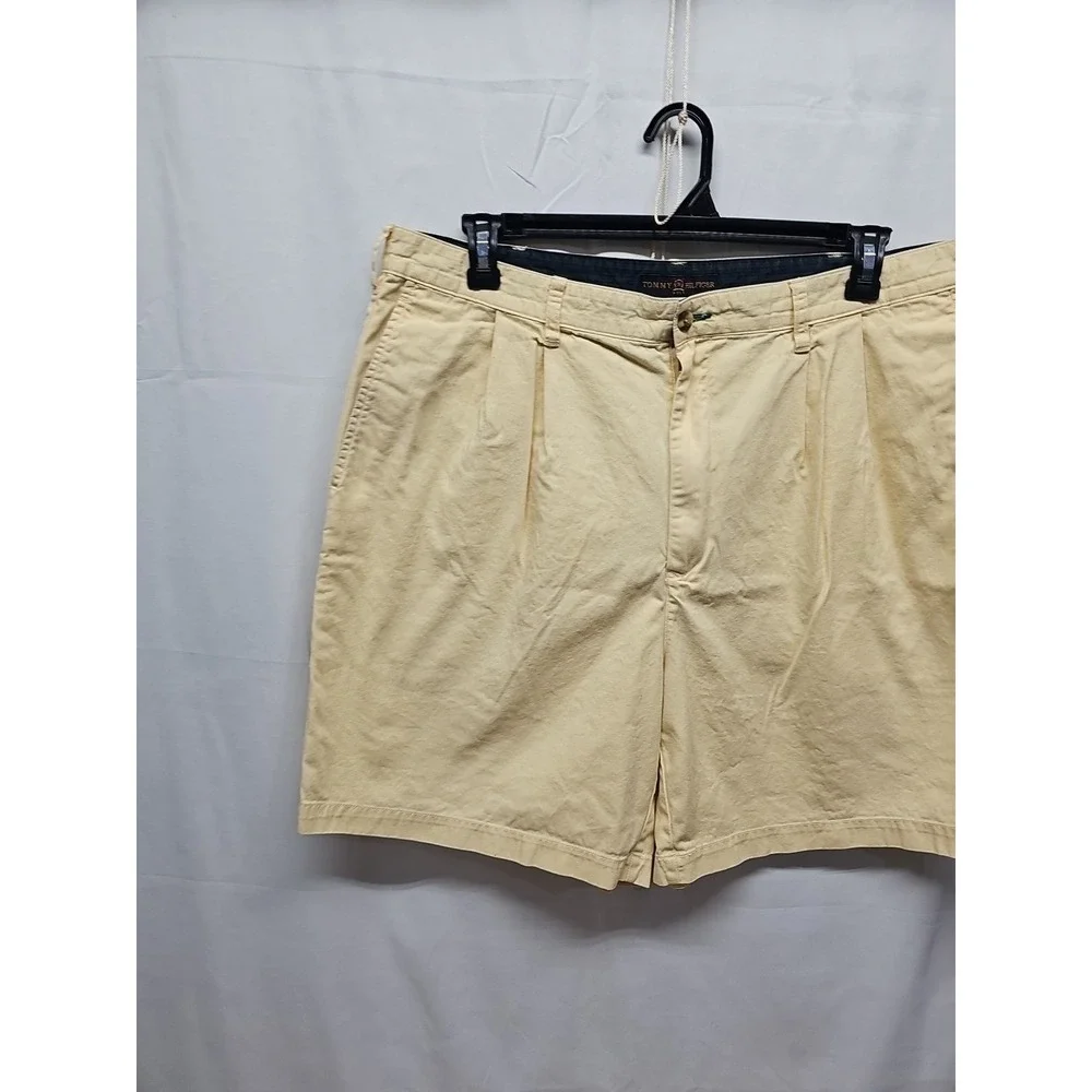 Tommy Hilfiger Mens Golf Shorts 38 Yellow Chino Pleated Slash Pockets 7'' Inseam